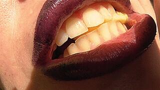 BIG YELLOW TEETH ARE TEARING DONUTS!MP4