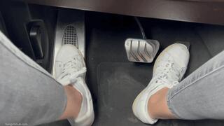 WHOLE DAY IN TIGHT ADIDAS STAN SMITH SNEAKERS - MOV HD