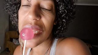 drooly lollipop suck