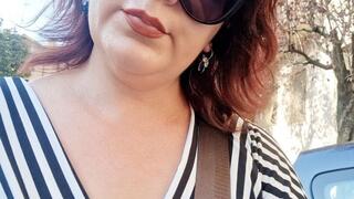 I walk down the street in the heat and fart like never before 4K