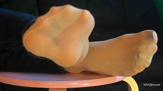 Foot Bully - Nude Nylons