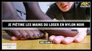 Je piétine les mains du loser en nylon noir 4K