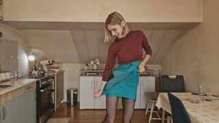 Alanna pretends to be a damsel in trouble