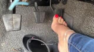 1984 Pontiac Fiero Dry Pumping at the Junkyard