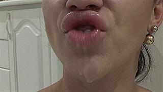 Candid Lip Smelling mp