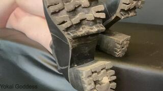 I'm feeding My slave woth Mud from rough soles of My ankle boots (My pov)