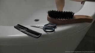 Cutting my pubic hair (2017) (MP4)