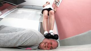 Vaping Schoolgirl 2 FLOOR CAM (4K)