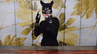 NoirPlaisir - Catwoman in latex gloves, hard scratching, meowing, hissing - 2023 4k UHD