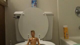 Tiny Human Tries to use Giantess Toilet 4k2