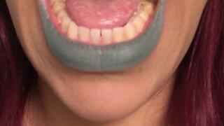 CeCe can swallow with her mouth open