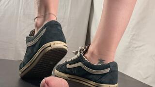 A Shoejob in old Vans sneakers - CBT, Footjob and Shoejob in well worn dirty Vans Snakers - slave - 4k
