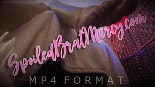 Little Feet From Below (HD) MP4