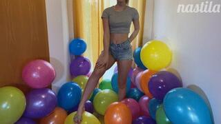 stomp popping 60 balloons with sandals part 4