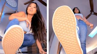 VANS SNEAKER GIANTESS CRUSH feat AstroDomina (HD MP4)