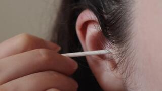 Bratty Girl Ear Cleaning with Q-Tip (Gross Ear Wax - MOV)