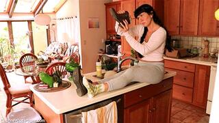 * 854x480p * Ankle Boots With Ankle Socks - One Shoe On One Shoe Off, Pt 1 - Mp4