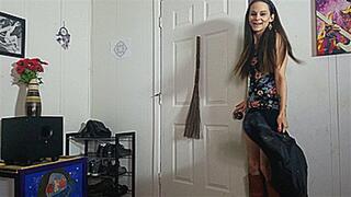 Thanks For Cumming To My Show, Step-Daddy (4K - UHD 2160p MP4)