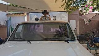 Milah Arches Cranking fantasy battle on flip flops vs the Old Uncle Jesse Truck