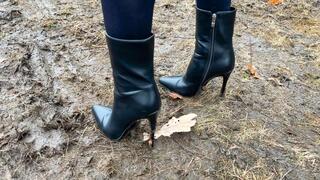 DIRTY HEELS Ellie walks in high heels on wet ground