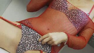 Farrah Fox Takes Anonymous Dick At Gloryhole! (1st half wmv)