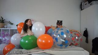 Saskia and Foxy 's masspopping madness