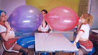 Q907 Three girls btp two double valved balloons together - 1080p