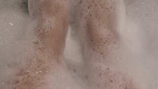 Big feet play in soapy bathtub [Empress Amethyst]