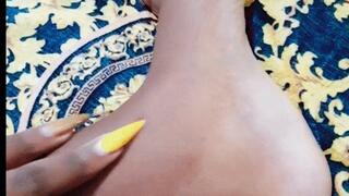 Do you like it when I oil my feet daddy?