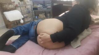 ITCHY ASS AND SMELLY FINGERS