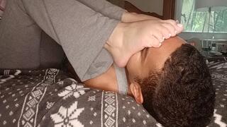 Bratty College Student Seduces Her Foot Masseur (Full HD)