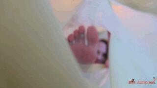 Foot Mask Session with Vicky Vixxx MP4-1080