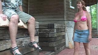 Milf Dee Is Outside Looking For A Cock 2 Suck! (wmv)
