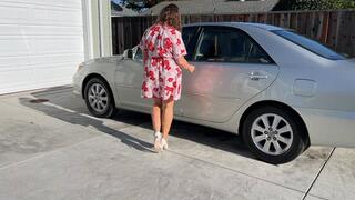 Cranking the 2003 Toyota Camry in D'orsay Pumps