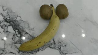 Crushing fruits MP4 HD 720p