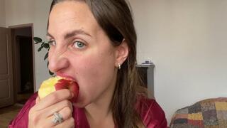 What happens to the slave in the apple example