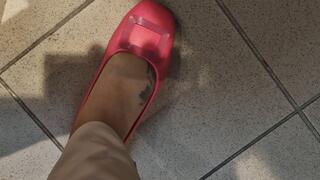 Sexy Italian feet and ballerinas in a public shoe shop 720HD