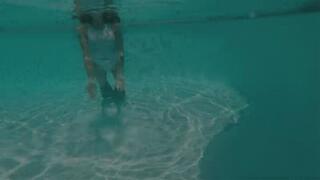 304 - Katja's Apnoe Training (720p)