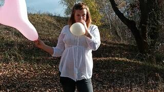 blowtopop cristal heart balloon in park