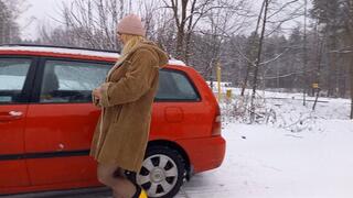 My car don't want to start in snowy day