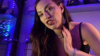 Goddess JOI - CAROLINA IENA wants you to come all over her face and tits