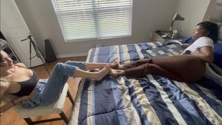 House of Soles: Ama Rio Rubs Soles w Phoenix (Soles Rubbing)