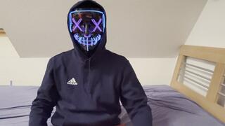 CUTE 18-YEAR-OLD TWINK TEASING HIS FEET & SNEAKER SOCKS