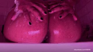 SUGAR PIE BUBBLE BUTT BUBBLE BATH ASS PLAY : FIRST HALF: SOAPY BIG TITS nipple play, hairy crack spreading ASSHOLE finger play, Extreme Close-Ups : 1ST HALF ONLY VERSION 9 min 4K HD mp4