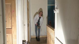 Chelsea Takes Off Her Boots &amp; Socks &amp; Puts On Her Wooden Wedge Shoes (4K)