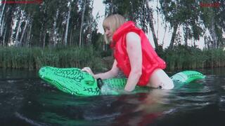 Alla is a hot rider on an inflatable crocodile on the lake and POP with her nail during a hot ride!!!