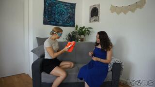 Saskia & Foxy - Fight over toys