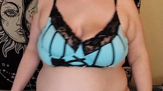 Curvylizabbw belly jiggles