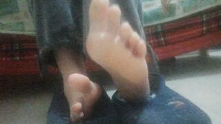 eat scraps from my cheesy foot!