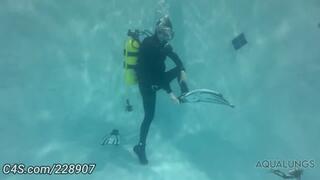 Bella Luxx Scuba Strip Tease Uncut Deep Water